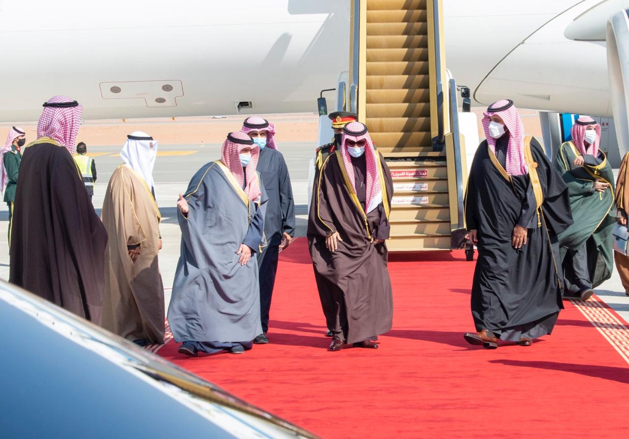 Катар и саудовская аравия. Эмир Катара и принц Саудовской Аравии. Сауди Катар. Оман Саудовская Аравия. Аль-Ула Саудовская Аравия.