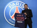 نيمار يجدد عقده مع باريس حتى 2025
