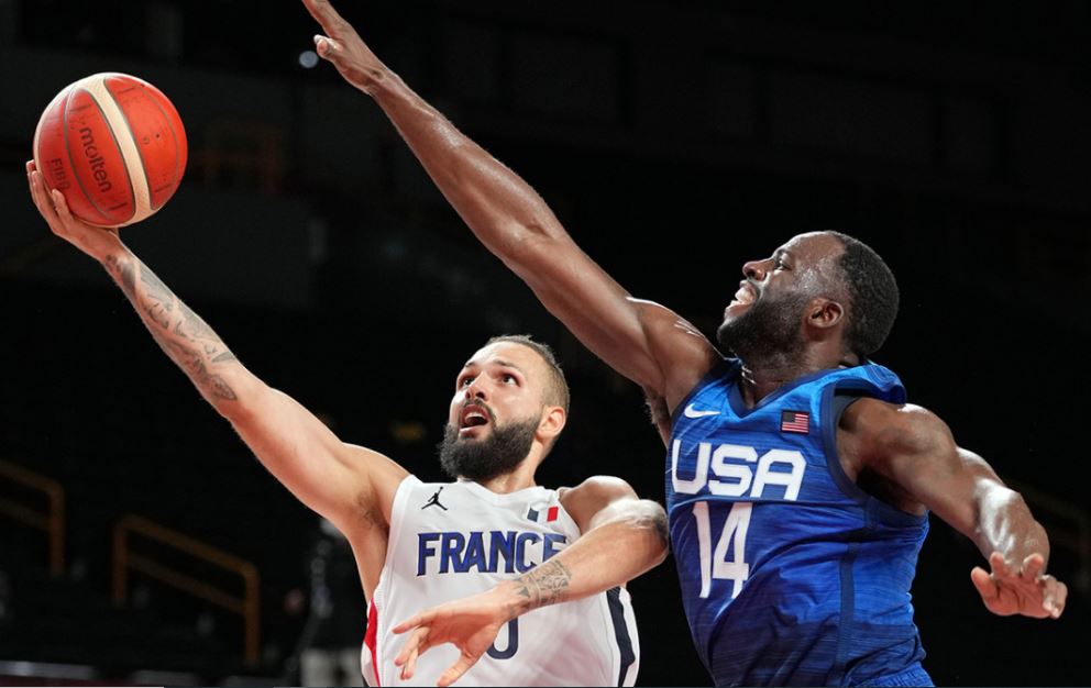 فرنسا تفوز على أمريكا في كرة السلة طوكيو 2020