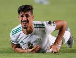 الجزائري بغداد بونجاح "يفقد ذاكرته" في مباراة مصر