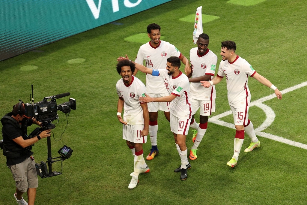 قطر تفوز على عمان