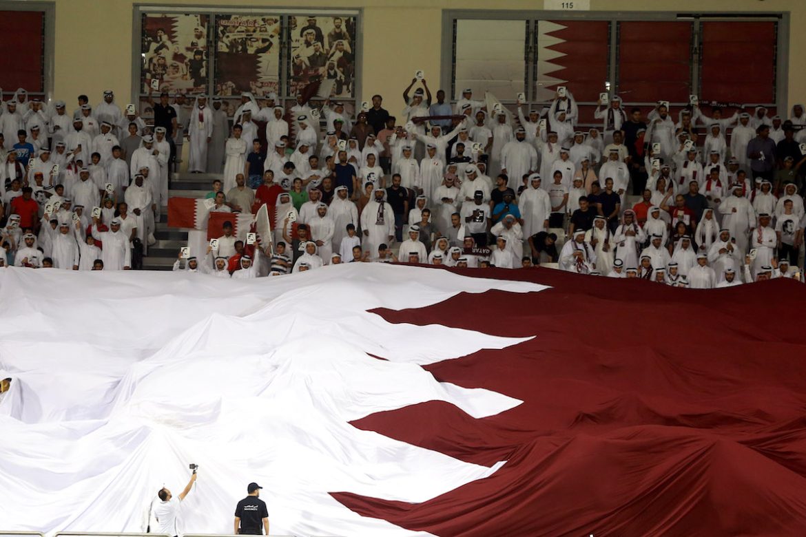 الجماهير الإنجليزية تتلقى تعليما حول ثقافة دول قطر