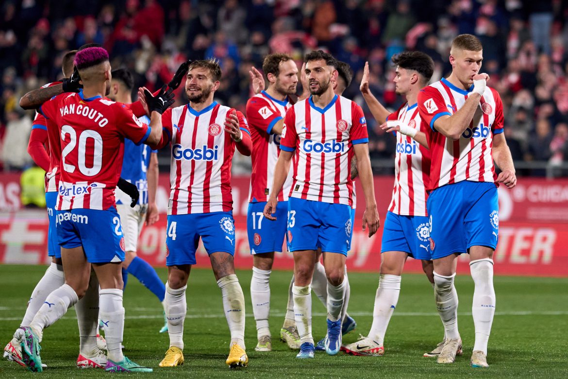 استعاد جيرونا صدارة الدوري الإسباني بالفوز على ديبورتيفو ألافيس (3-0)