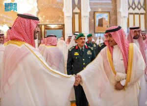 استقبل نيابة عن خادم الحرمين المهنئين.. ولي العهد: سنواصل بذل الجهود لتوفير سبل الراحة لضيوف الرحمن
