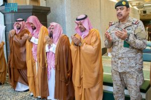 أمراء ومواطنون يؤدون صلاة الاستسقاء في مختلف أنحاء المملكة