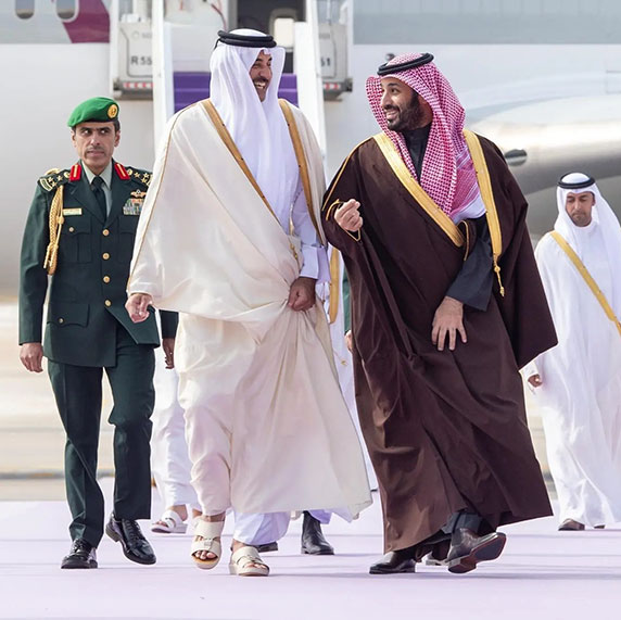 في زيارة تجسد الروابط التاريخية والارتقاء بالعلاقات.. ولي العهد يستقبل أمير قطر