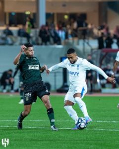 الهلال يعبر الخلود بثلاثية ويقترب من صدارة روشن