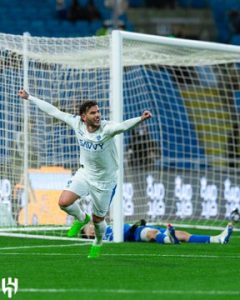 الهلال يعبر الخلود بثلاثية ويقترب من صدارة روشن