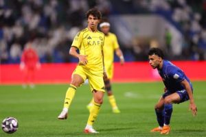 رونالدو يقود النصر لعبور الفتح بثنائية