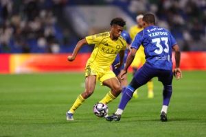 رونالدو يقود النصر لعبور الفتح بثنائية