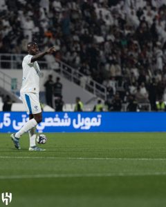 الهلال يقسو على الشباب بخماسية في روشن