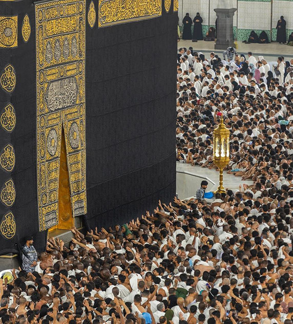 تنظيم فائق وانسيابية للحركة بالحرمين خلال رمضان.. خدمات متكاملة لخدمة ضيوف الرحمن