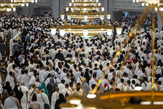 تنظيم فائق وانسيابية للحركة بالحرمين خلال رمضان.. خدمات متكاملة لخدمة ضيوف الرحمن