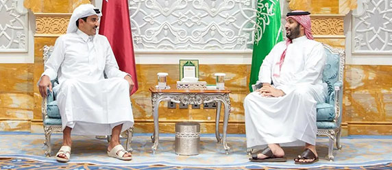 ولي العهد وملك الأردن وأمير قطر يؤكدون تنسيق الجهود لتعزيز الاستقرار.. لقاء ثلاثي يبحث تداعيات التصعيد العسكري بالمنطقة