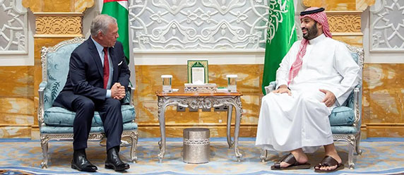 ولي العهد وملك الأردن وأمير قطر يؤكدون تنسيق الجهود لتعزيز الاستقرار.. لقاء ثلاثي يبحث تداعيات التصعيد العسكري بالمنطقة