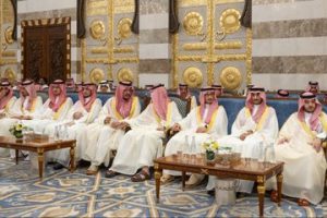 نائب أمير منطقة مكة المكرمة يستقبل المهنئين بعد الفطر