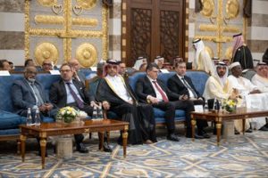 نائب أمير منطقة مكة المكرمة يستقبل المهنئين بعد الفطر