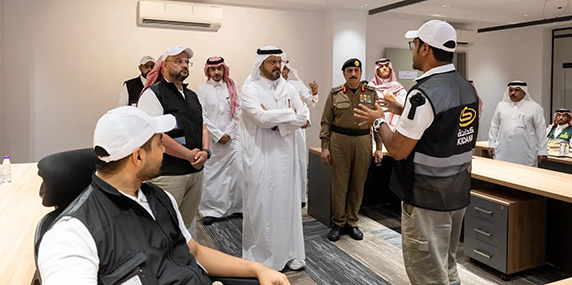 ترأس اجتماع اللجنة الدائمة للحج واستعرض الخطط التشغيلية.. نائب أمير مكة يقف ميدانيا على جاهزية مرافق المشاعر