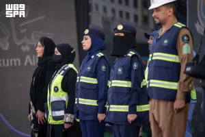 الأمير عبدالعزيز بن سعود يتفقد وحدات الدفاع المدني في مشعر منى