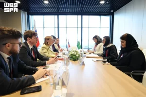 الأميرة سارة بنت بندر ووزيرة الزراعة الروسية يناقشان مستقبل مجلس التمور 1 الأميرة سارة وبن عبدالعزيز مع وزيرة الزراعة الروسية