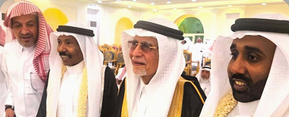 بحضور إعلاميين ومثقفين.. عبده خال يحتفى بزواج نجله معد 