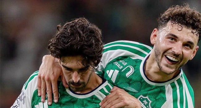 الصورة الرئيسية لمقال: في الجولة السادسة من دوري روشن.. الأهلي يصطدم بالقادسية.. والاتحاد يستضيف الفيحاء