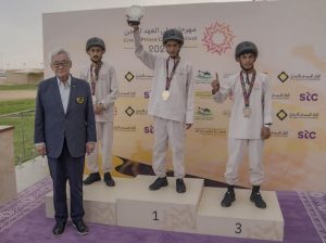 محافظ الطائف يشهد سباق الهجانة في مهرجان ولي العهد.. وسيطرة سعودية على الكؤوس