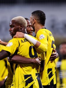 الاتحاد يعبر الفيصلي بثلاثية ويتصدر روشن