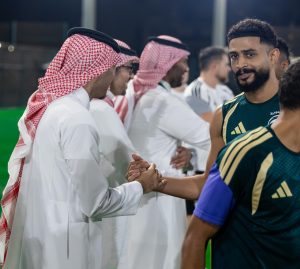 الفيصل يدعم الأخضر قبل مواجهة قطر في نصف نهائي خليجي 27